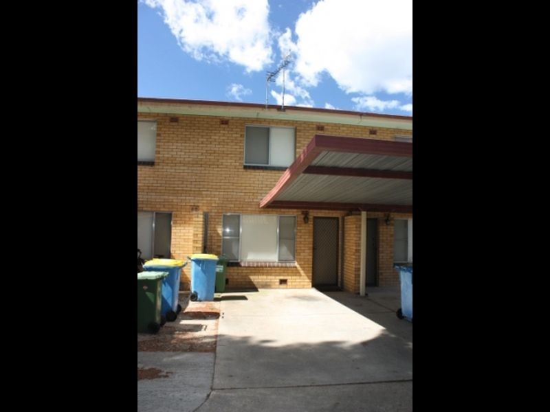 12 Higgins Avenue, Wagga Wagga NSW 2650