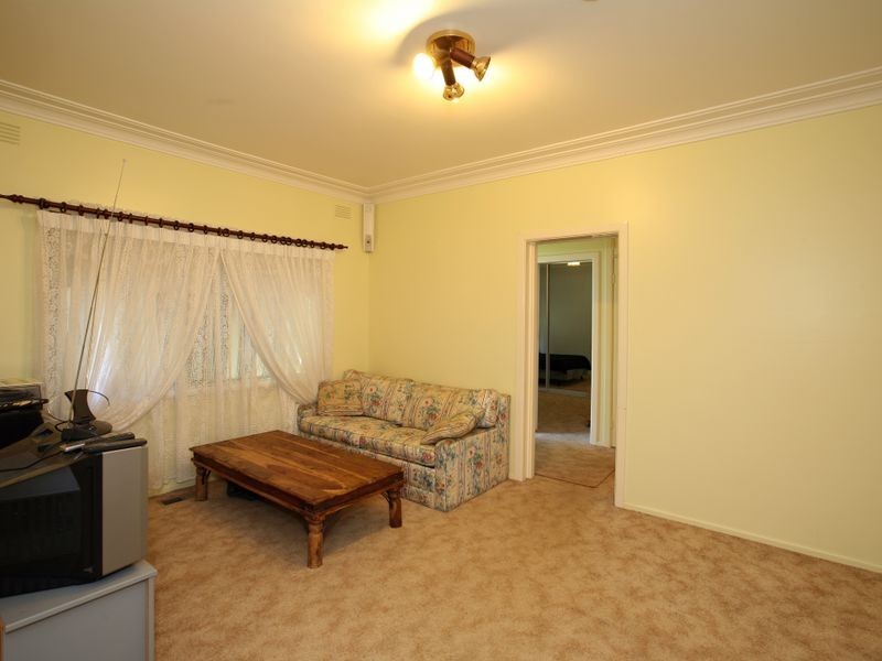 6 Ziegler Avenue, Kooringal NSW 2650