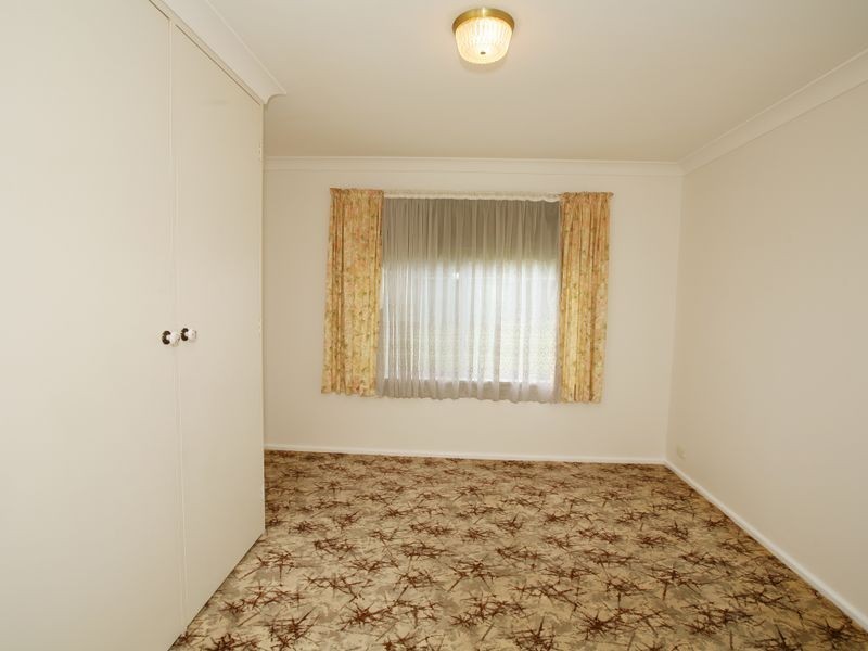 15 Gowrie Parade, Mount Austin NSW 2650