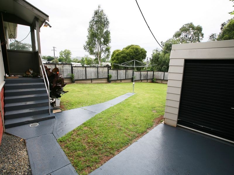 30 Gilmore Avenue, Mount Austin NSW 2650