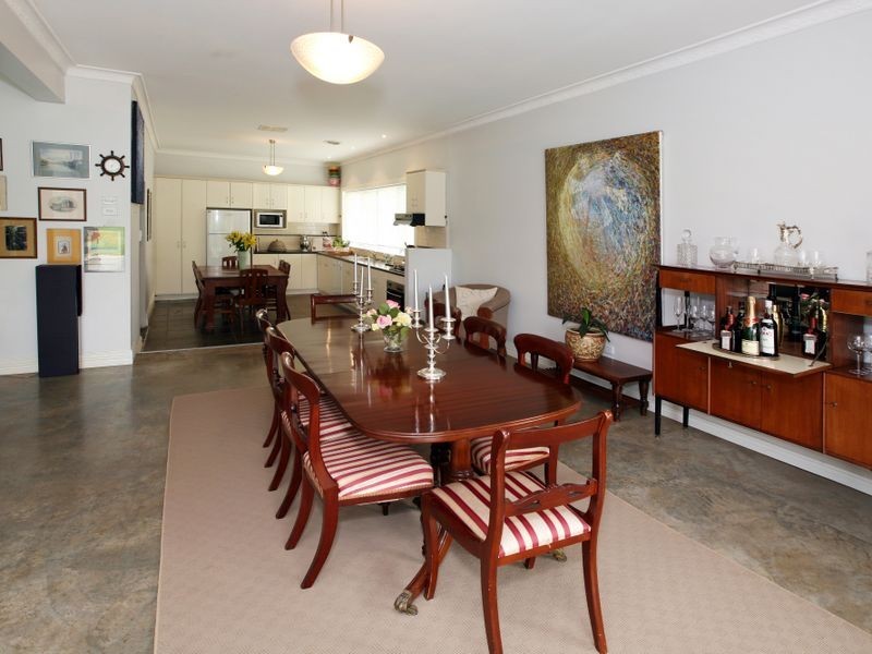 42 Simmons Street, Wagga Wagga NSW 2650