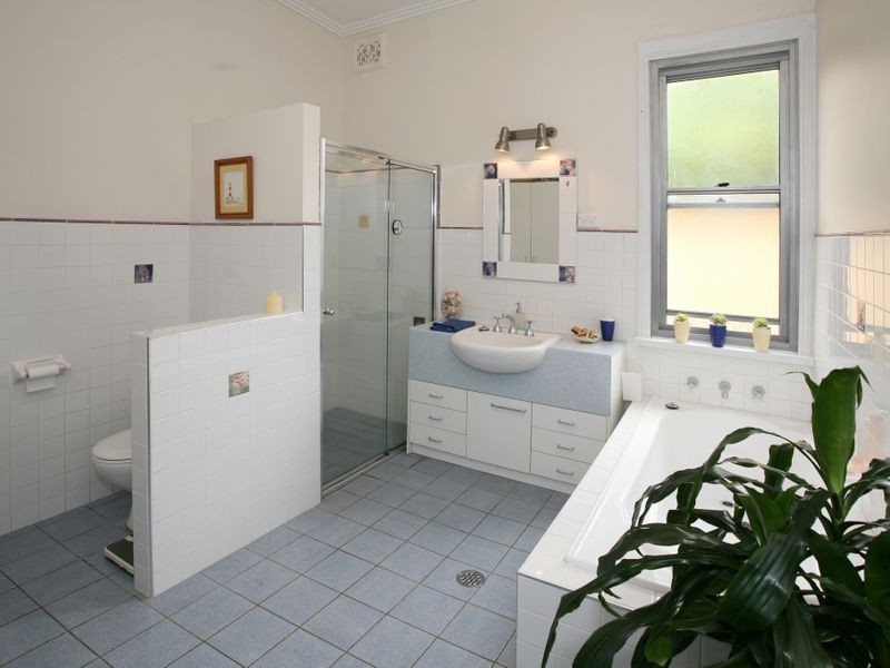 42 Simmons Street, Wagga Wagga NSW 2650