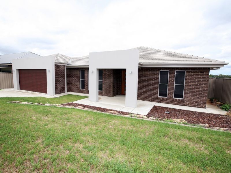 7 Hamersley Place, Tatton NSW 2650