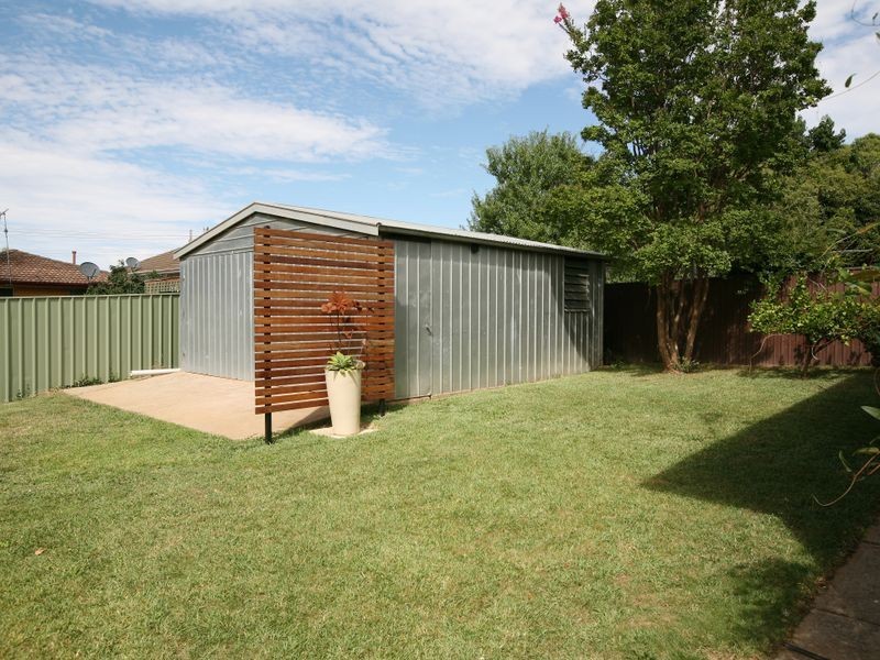 41 Merinda Crescent, Kooringal NSW 2650