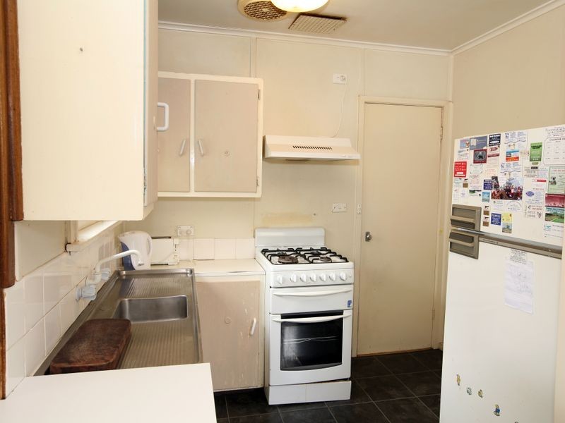 44 Gilmore Avenue, Mount Austin NSW 2650