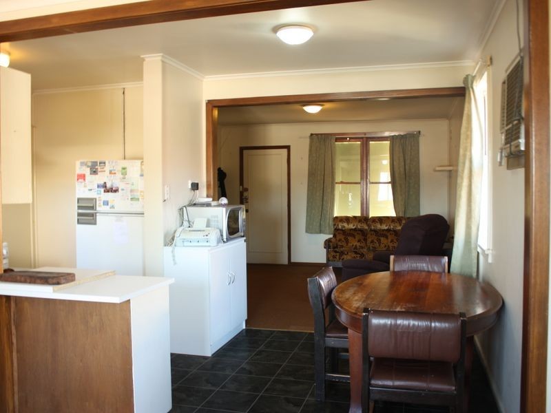 44 Gilmore Avenue, Mount Austin NSW 2650