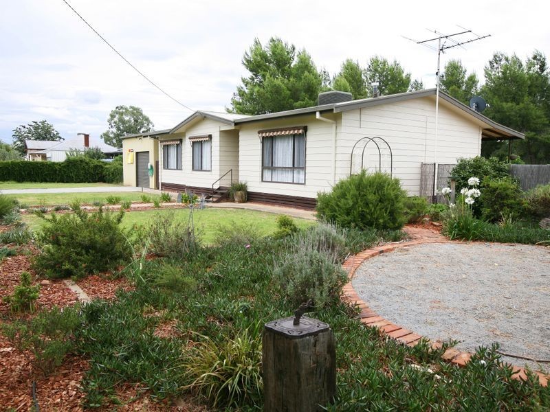 30 Loch Street, Ganmain NSW 2702