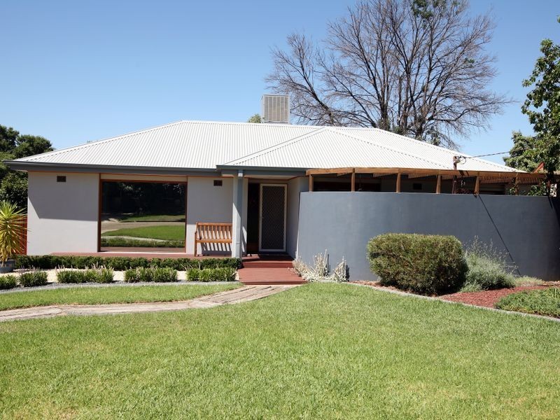 7 Cutler Avenue, Kooringal NSW 2650