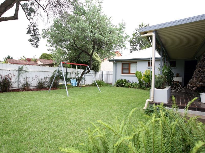 7 Cutler Avenue, Kooringal NSW 2650