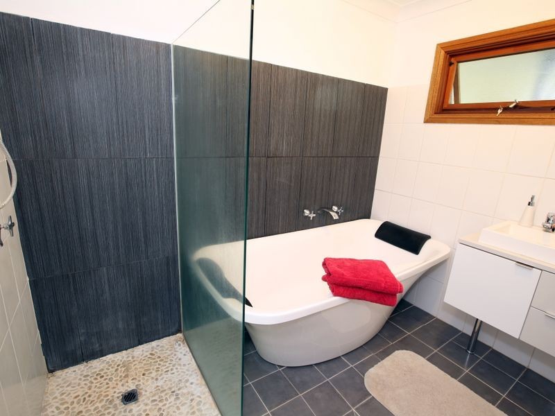 7 Cutler Avenue, Kooringal NSW 2650