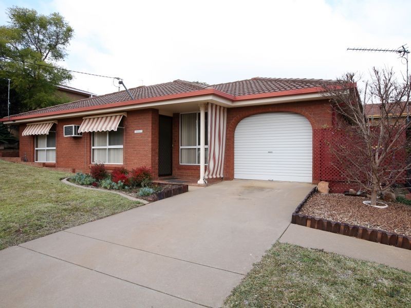 1/1 Roosevelt Avenue, Tolland NSW 2650