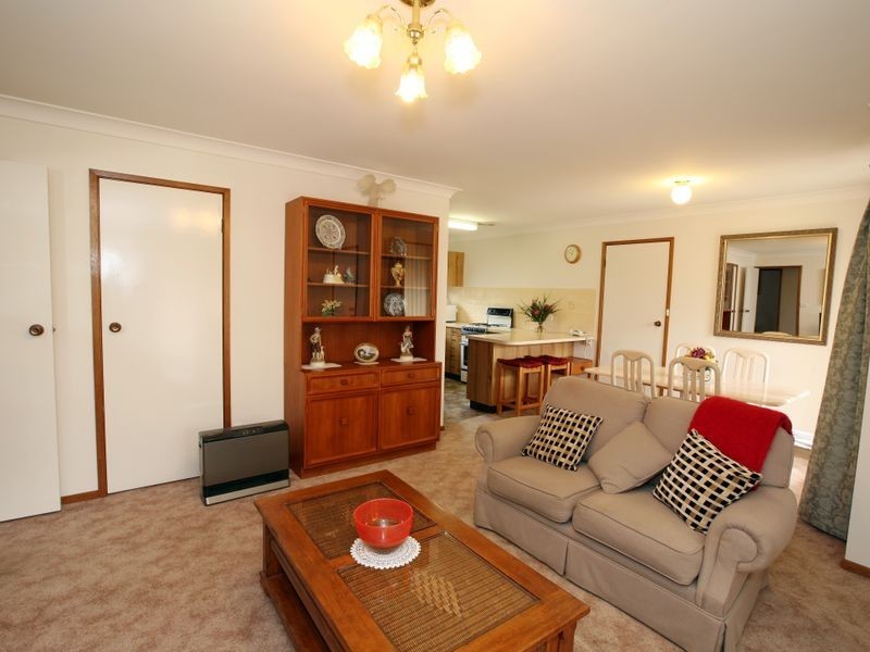 1/1 Roosevelt Avenue, Tolland NSW 2650