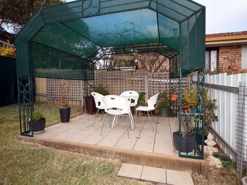 1/1 Roosevelt Avenue, Tolland NSW 2650