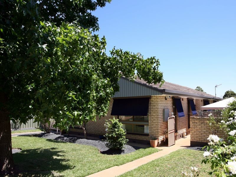 284 Bourke Street, Tolland NSW 2650