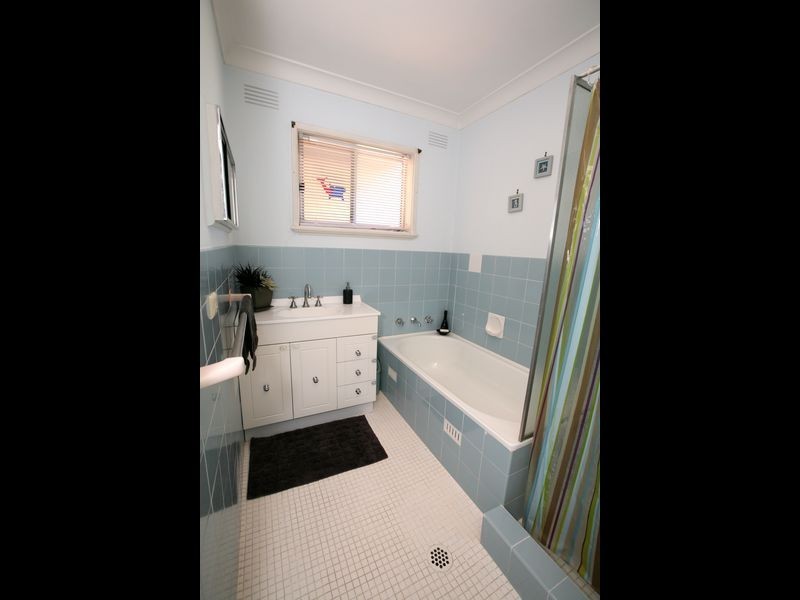 284 Bourke Street, Tolland NSW 2650