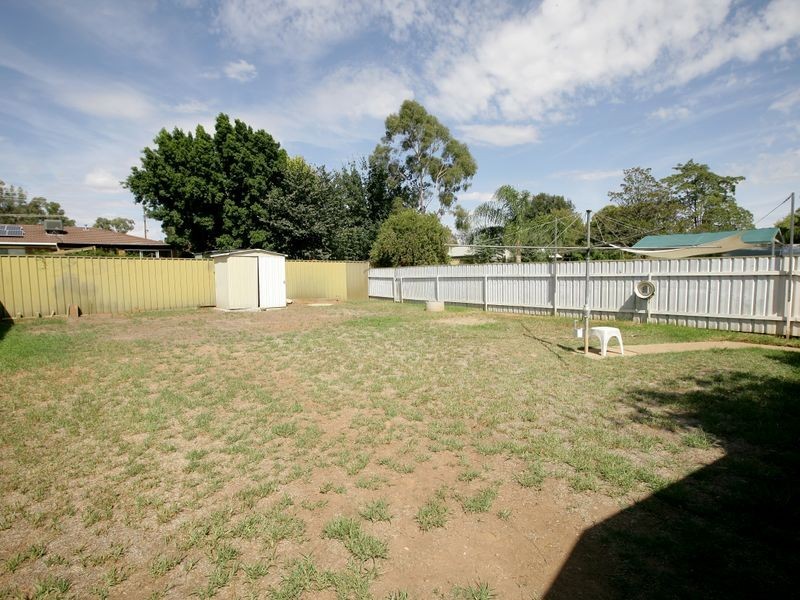91 Raye Street, Tolland NSW 2650