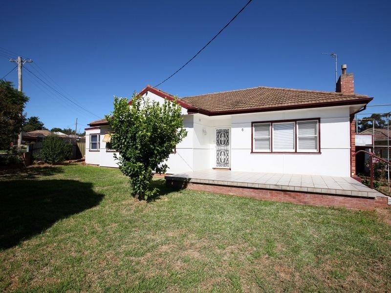 6 Charleville Road, Turvey Park NSW 2650