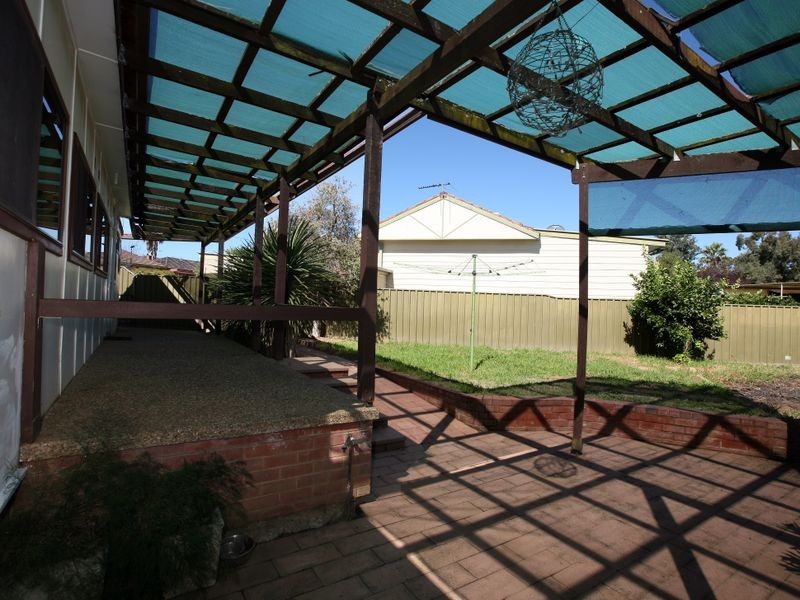 6 Charleville Road, Turvey Park NSW 2650