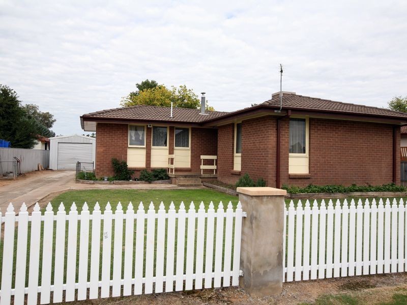 38 Bruce Street, Tolland NSW 2650