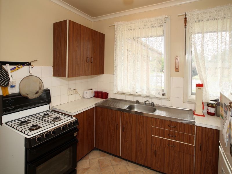 38 Bruce Street, Tolland NSW 2650