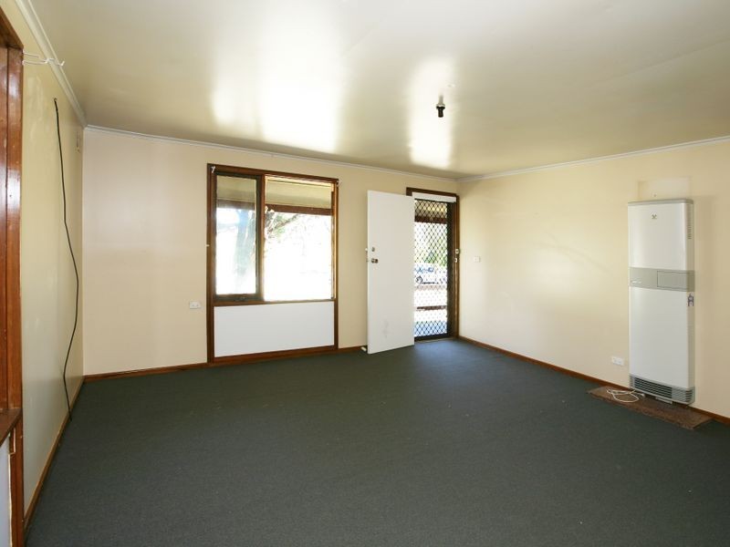 152 Raye Street, Tolland NSW 2650