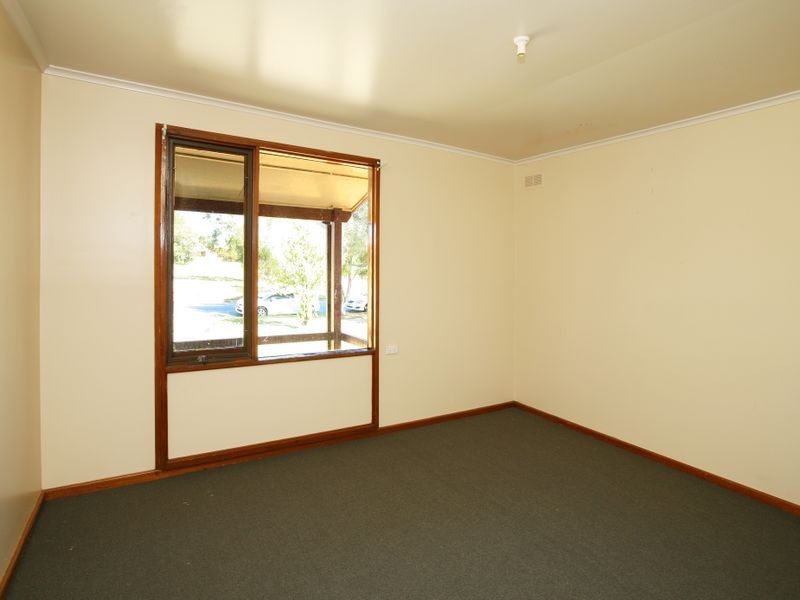 152 Raye Street, Tolland NSW 2650