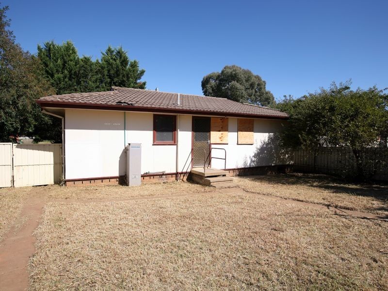 152 Raye Street, Tolland NSW 2650