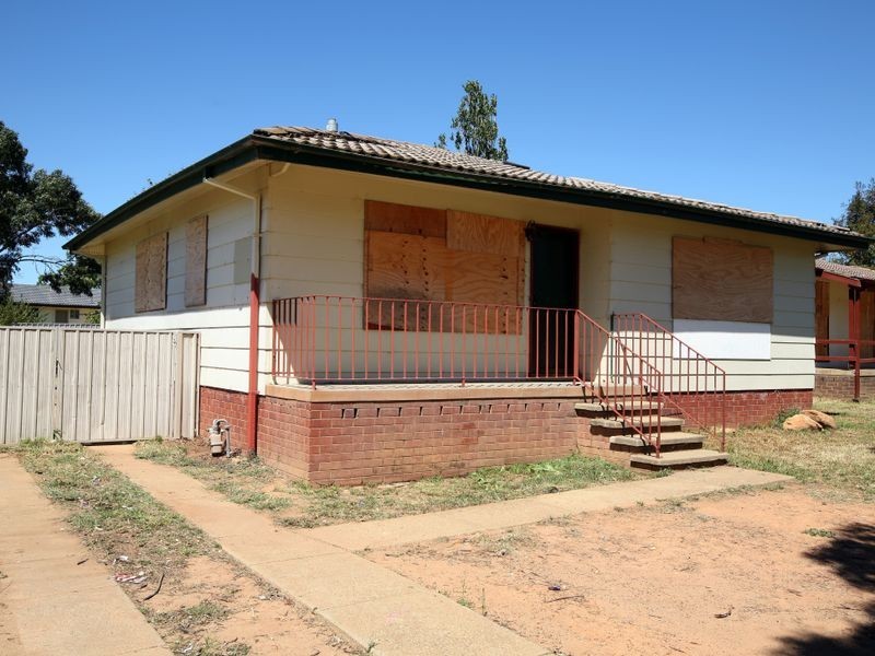 154 Raye Street, Tolland NSW 2650