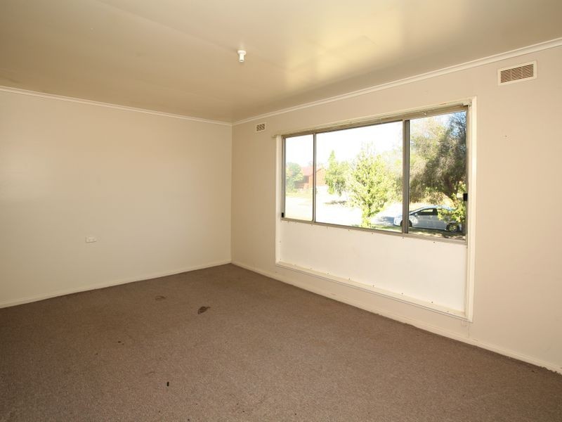 154 Raye Street, Tolland NSW 2650