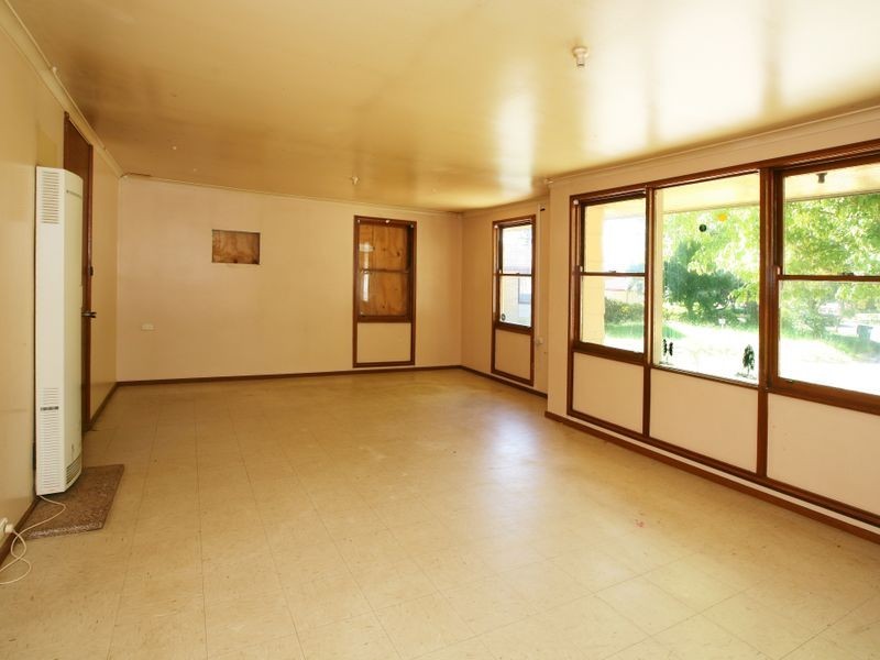8 Edghill Place, Tolland NSW 2650