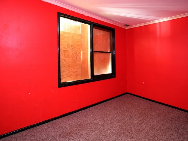 8 Edghill Place, Tolland NSW 2650