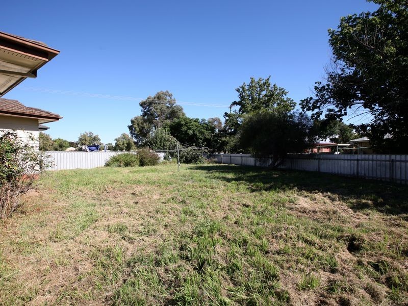 8 Edghill Place, Tolland NSW 2650
