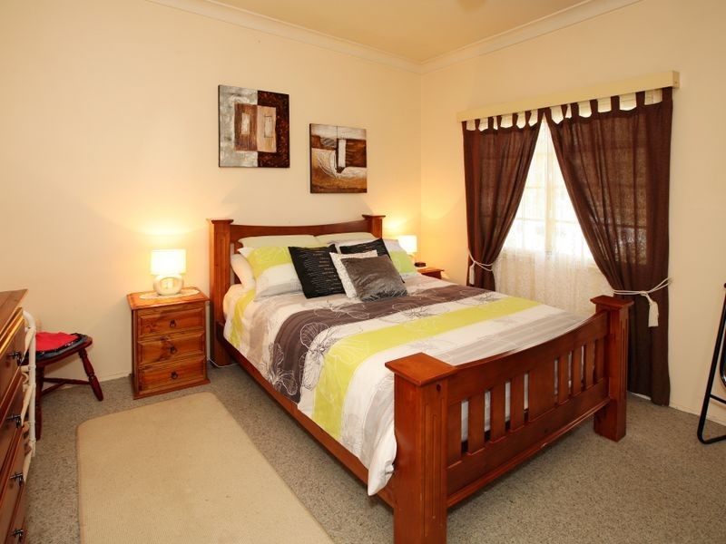 28 Cutler Avenue, Kooringal NSW 2650