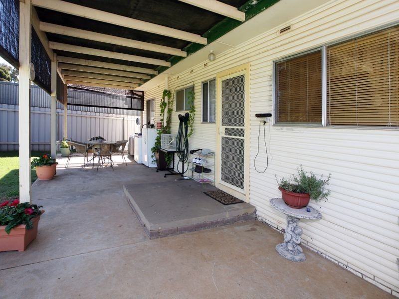 28 Cutler Avenue, Kooringal NSW 2650