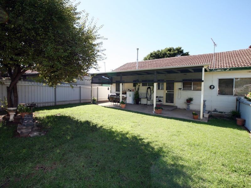 28 Cutler Avenue, Kooringal NSW 2650