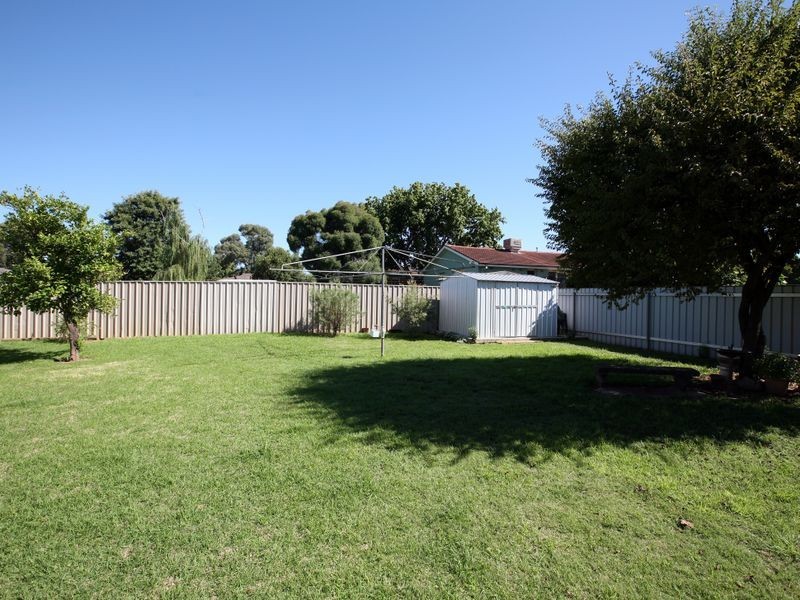 28 Cutler Avenue, Kooringal NSW 2650