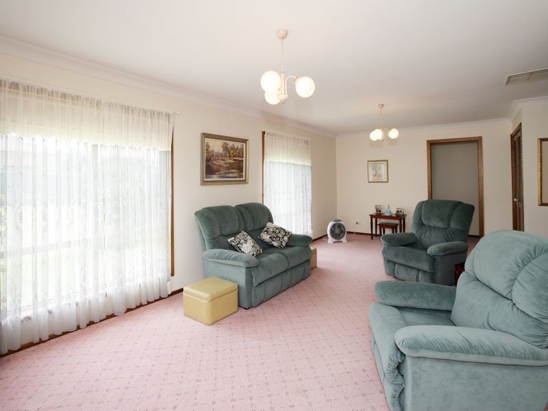 18 Amaroo Street, Kooringal NSW 2650