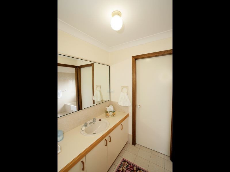 18 Amaroo Street, Kooringal NSW 2650