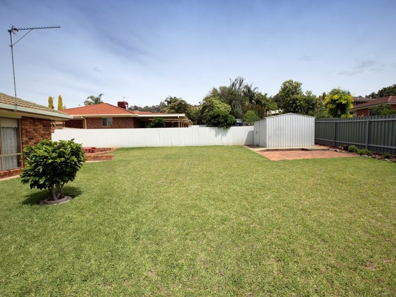 18 Amaroo Street, Kooringal NSW 2650