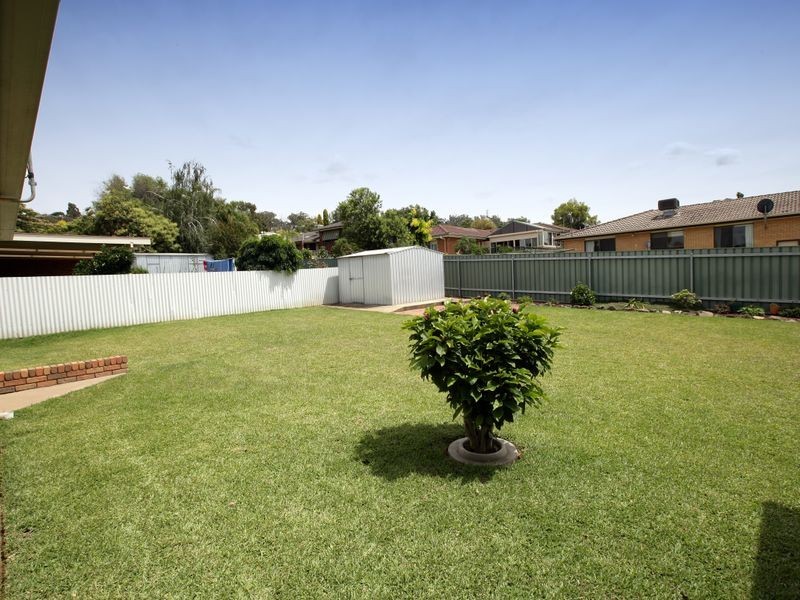 18 Amaroo Street, Kooringal NSW 2650