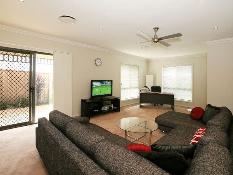 2/48 Stirling Boulevard, Tatton NSW 2650