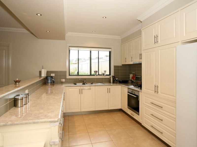 2/48 Stirling Boulevard, Tatton NSW 2650