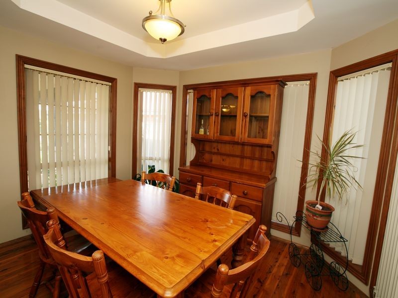 70 Yentoo Drive, Glenfield Park NSW 2650