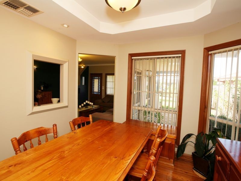 70 Yentoo Drive, Glenfield Park NSW 2650