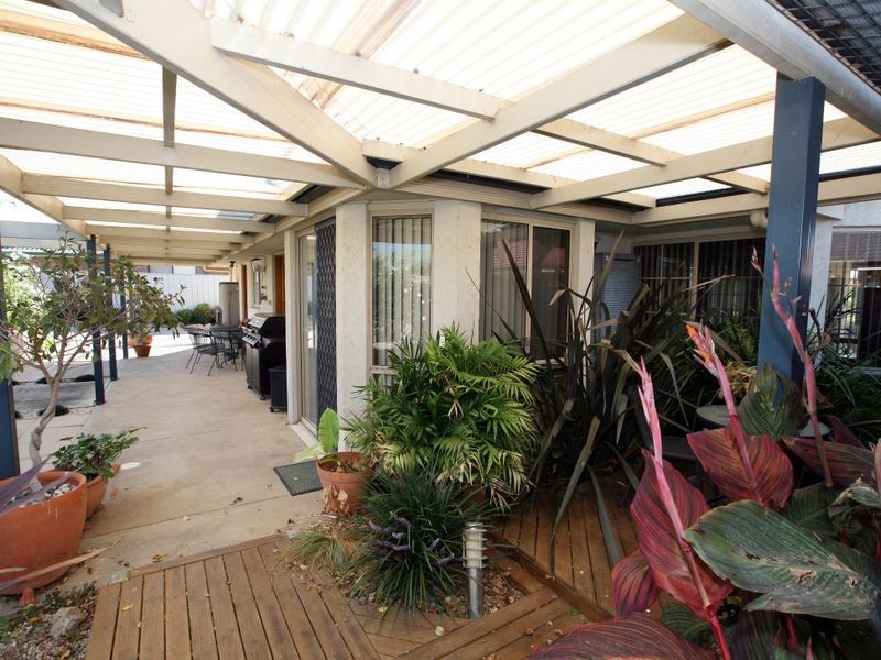 70 Yentoo Drive, Glenfield Park NSW 2650
