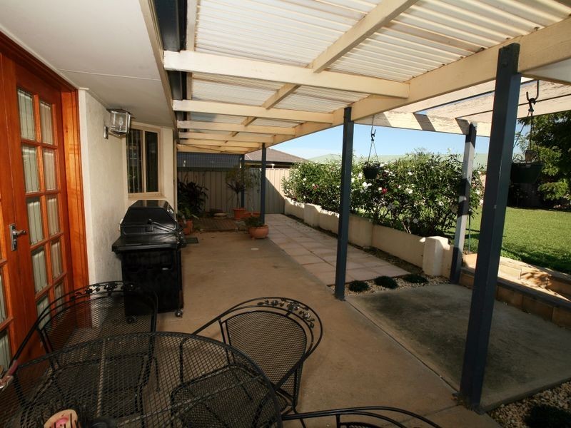 70 Yentoo Drive, Glenfield Park NSW 2650