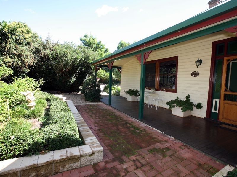 28 Douglas Street, Coolamon NSW 2701