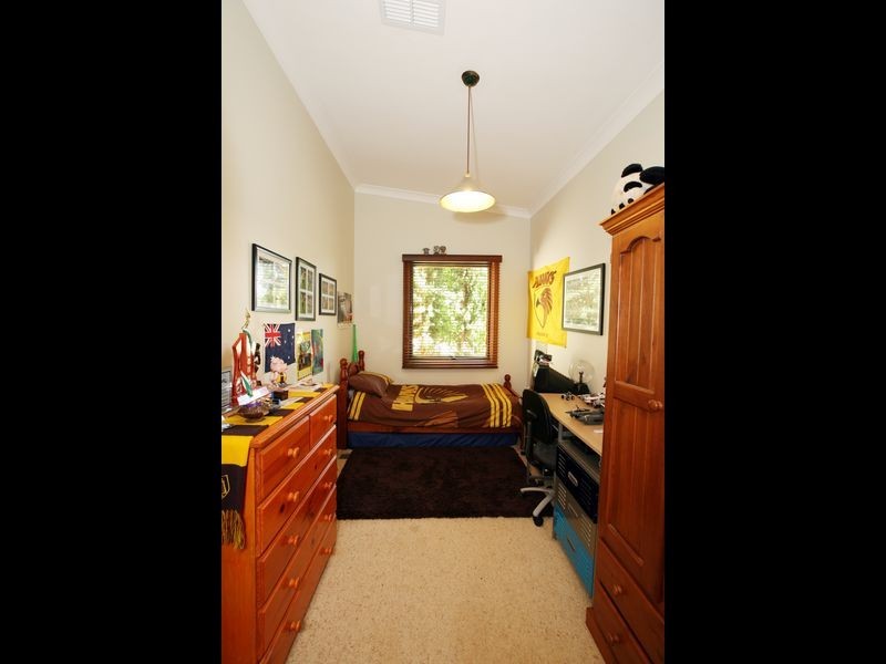 28 Douglas Street, Coolamon NSW 2701