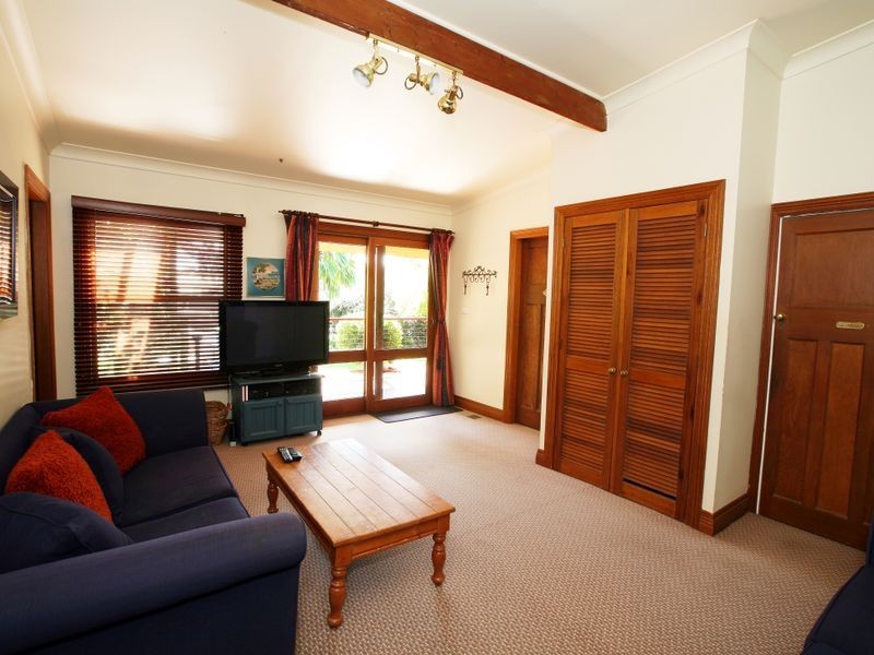 28 Douglas Street, Coolamon NSW 2701