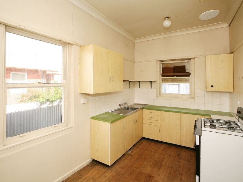 8 West Parade, Wagga Wagga NSW 2650